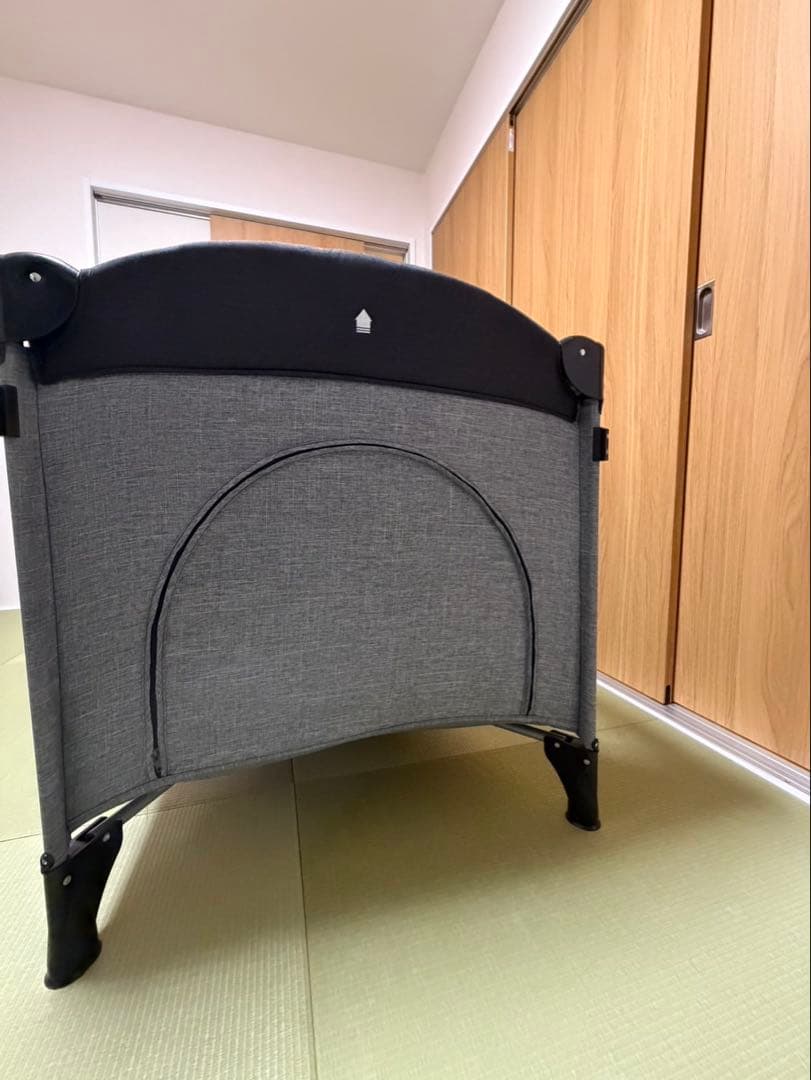 Nebio / 折りたたみベビーベッド＋おむつ替えテーブル付