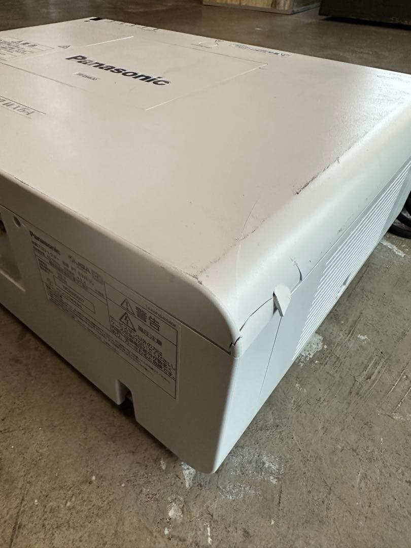 Panasonic プロジェクター PT-EW630リモコン付き