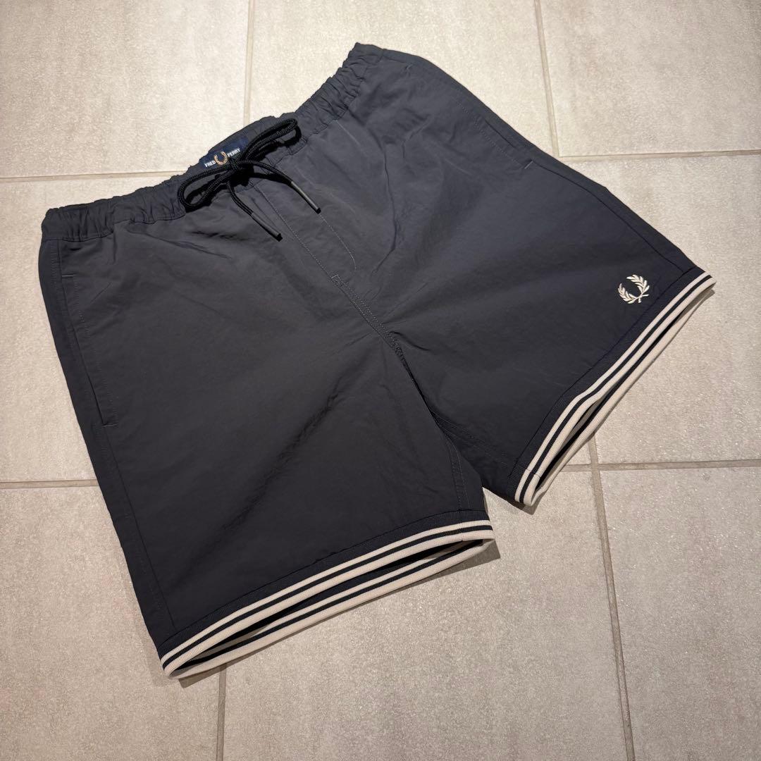 FRED PERRY フレッドペリー　ハーフパンツ Sサイズ グレー