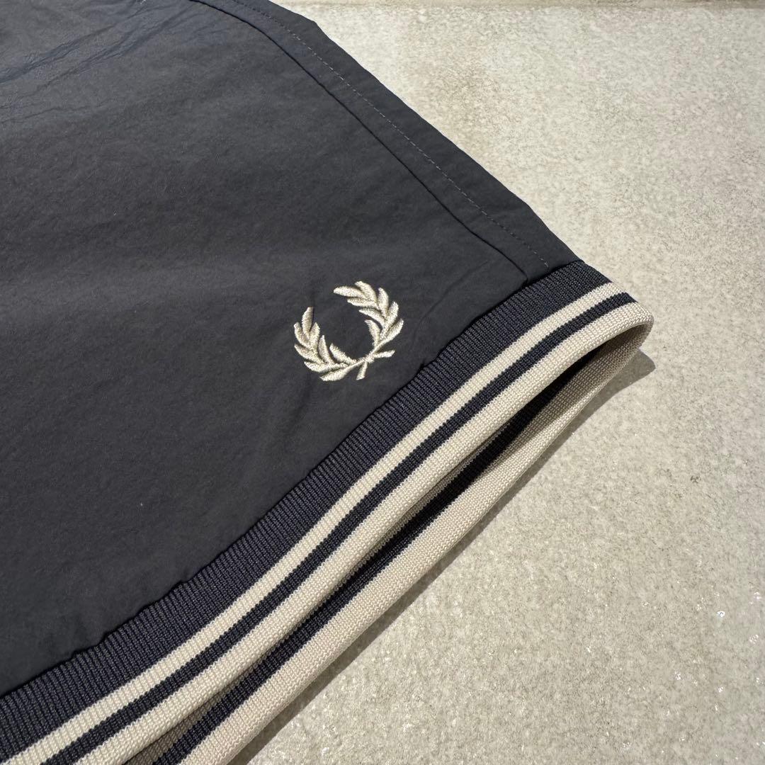 FRED PERRY フレッドペリー　ハーフパンツ Sサイズ グレー