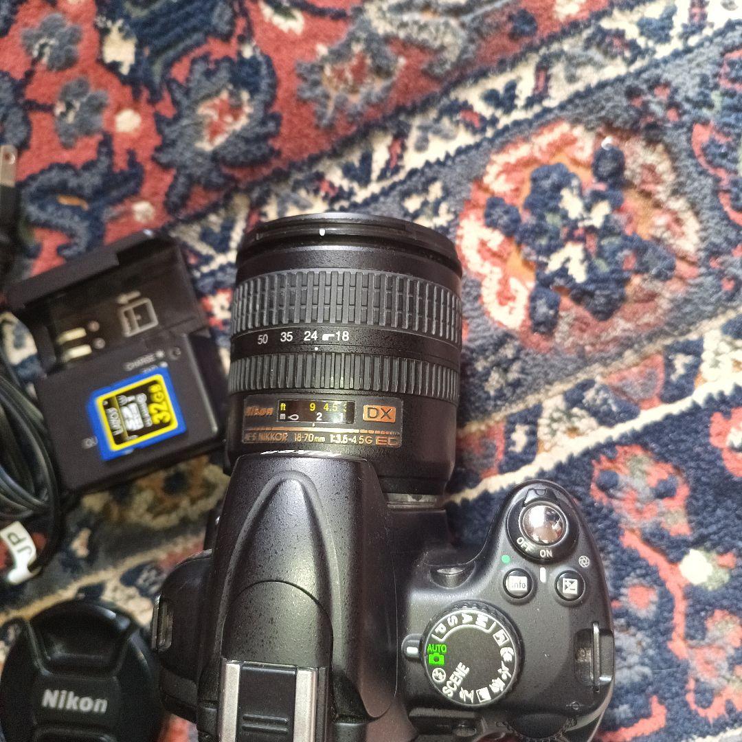Nikon D5000 DX 18-70MM F3.5-4.5 (4249枚)