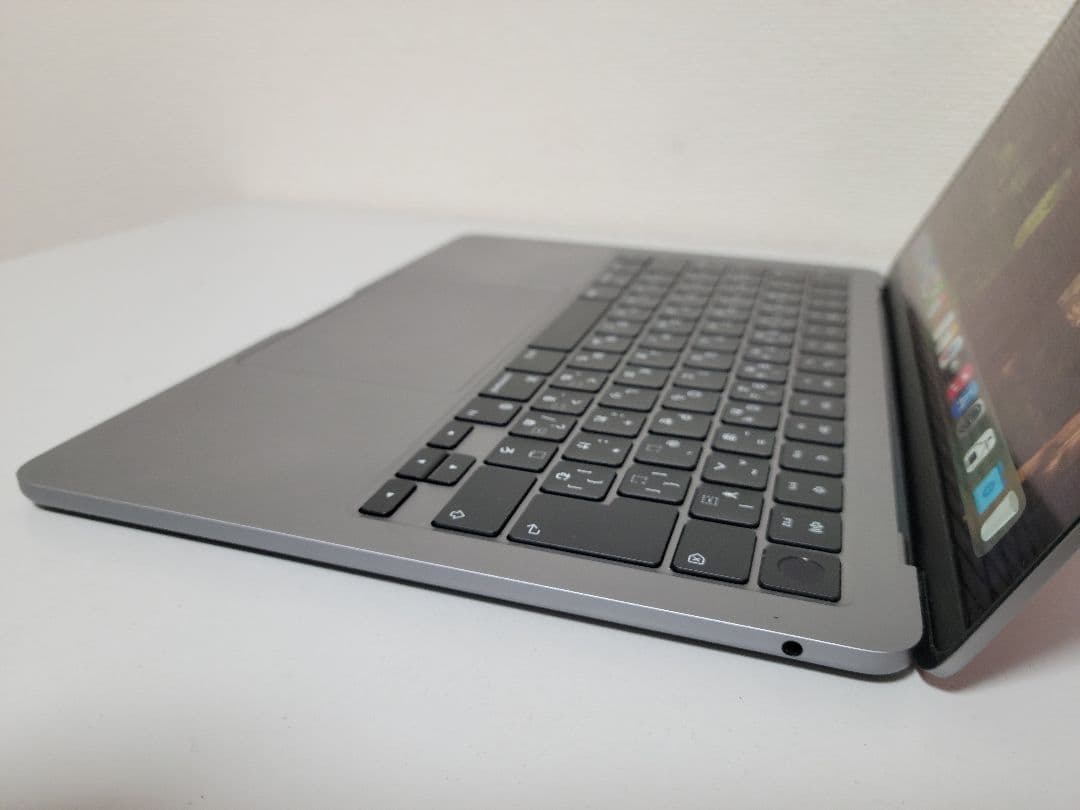 美品　MacBook Air M2 8GB/256GB 13.6インチ