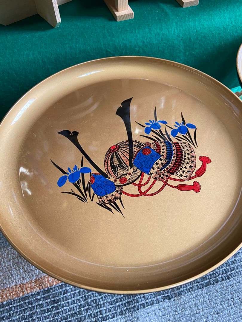 五月人形　兜飾り　端午の節句　こどもの日　金箔屏風　三段飾り