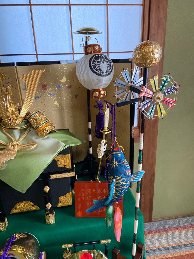 五月人形　兜飾り　端午の節句　こどもの日　金箔屏風　三段飾り