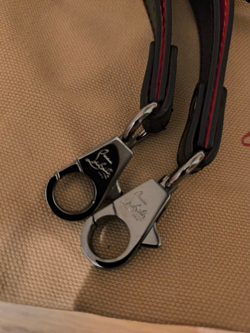 クリスチャンルブタン　エクスプローラーファンク　キーリング