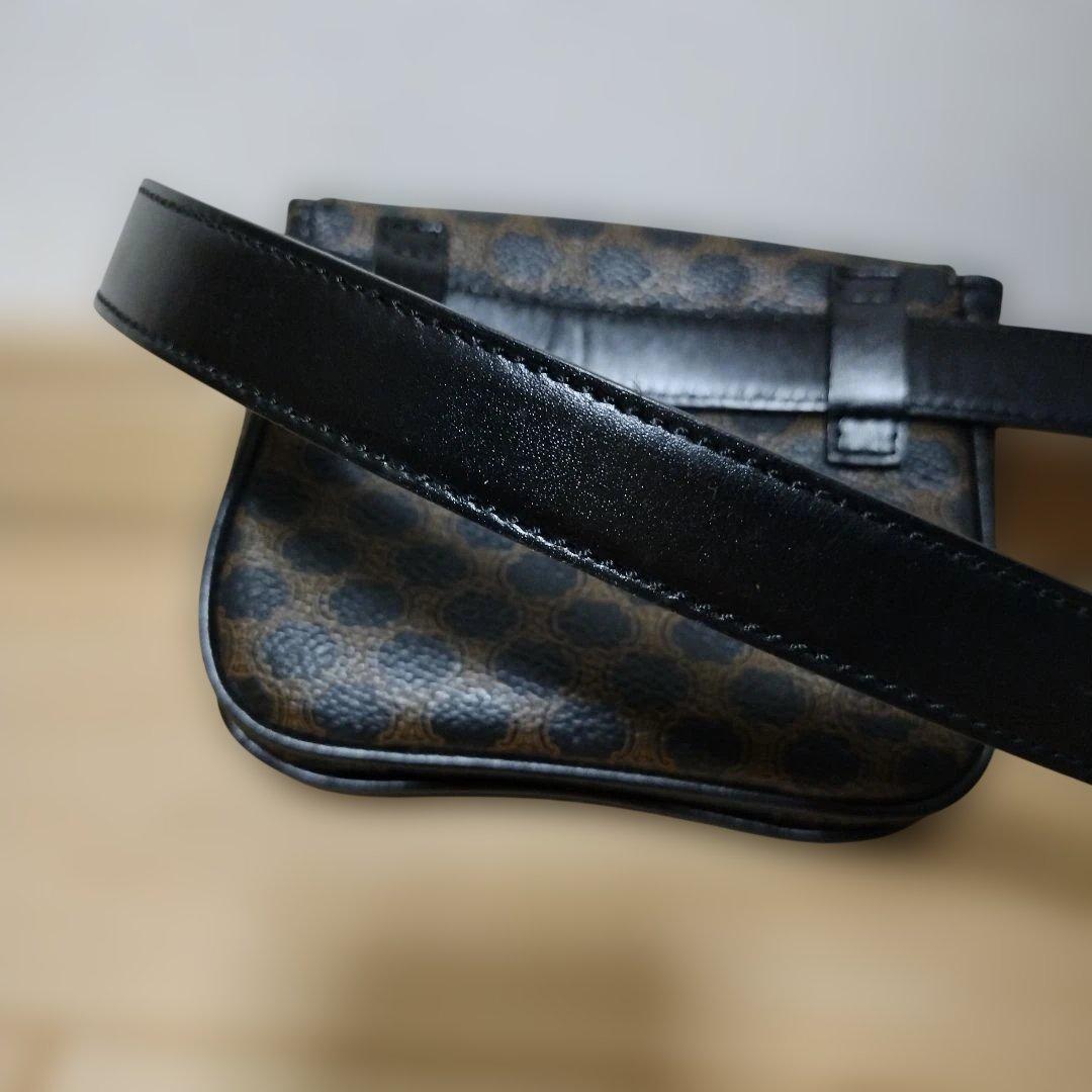 CELINEブラックドットパターンボディウエストバッグ