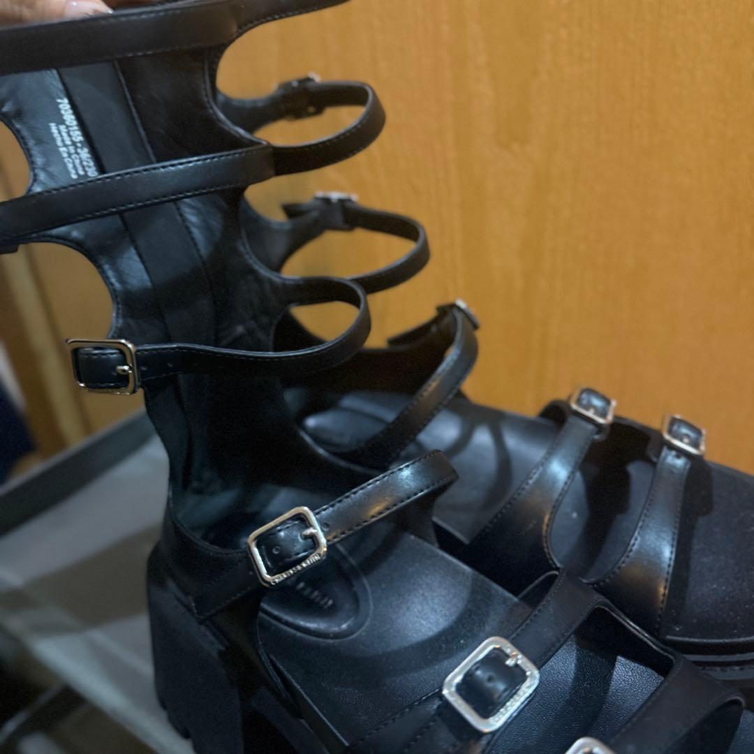 CHARLES & KEITH Lyricリリックグラディエーターサンダル