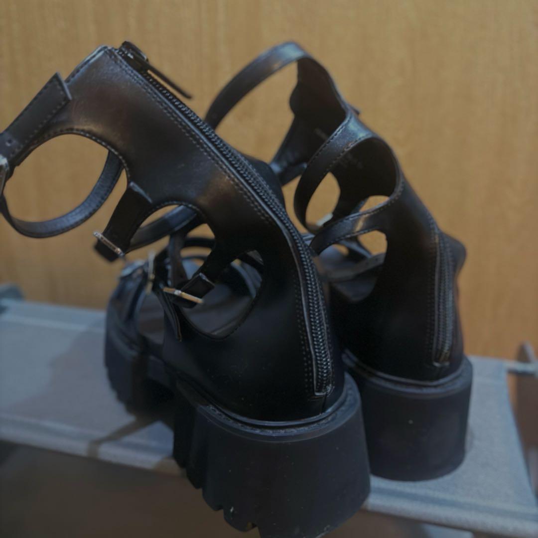 CHARLES & KEITH Lyricリリックグラディエーターサンダル