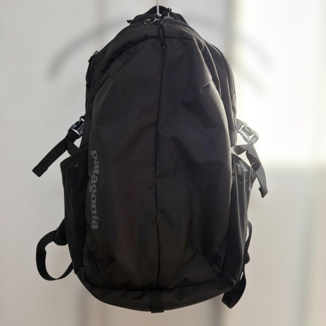 patagonia ブラック リュック　26リットル 通勤通学 PC収納可