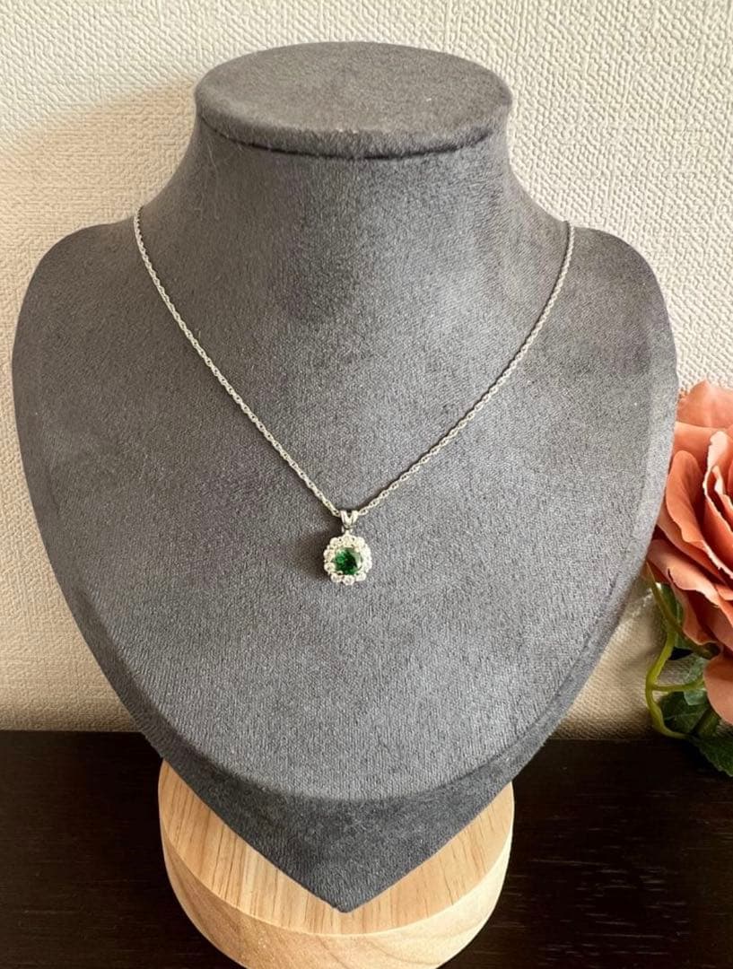 PT900 グリーンガーネットダイヤモンドネックレス　SEIKO