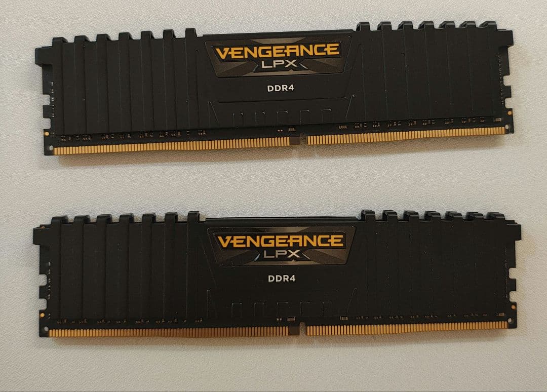 コルセア 電源付きCORSAIR VENGEANCE 16GB×2 32GB