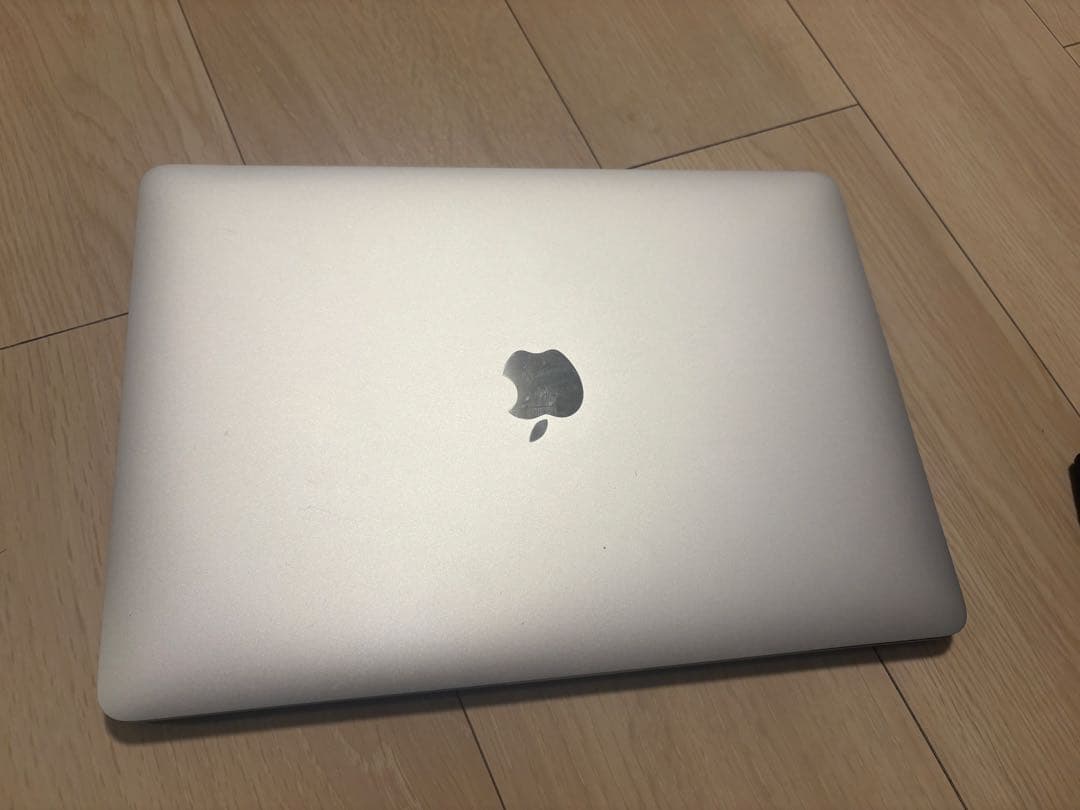 Apple MacBook Pro 2019年　シルバー 本体 充電器付き