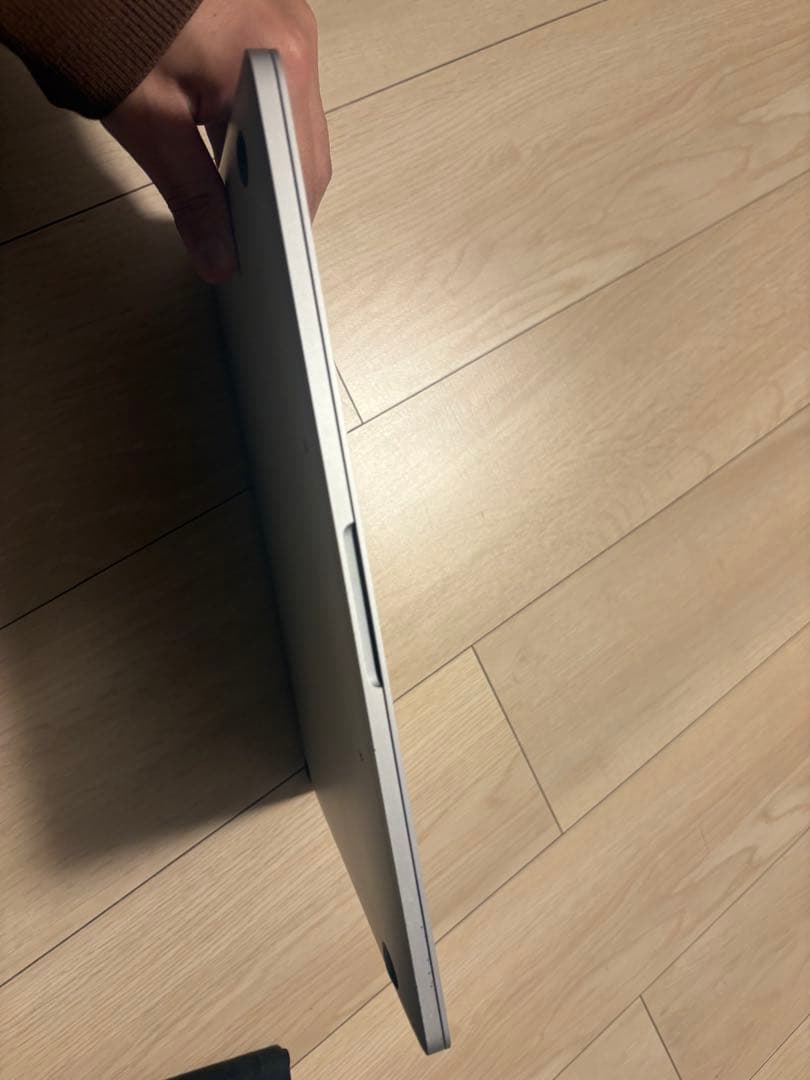 Apple MacBook Pro 2019年　シルバー 本体 充電器付き