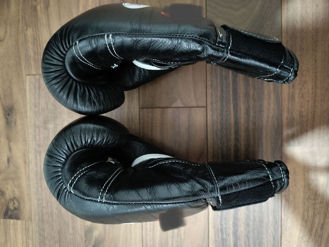 Winning ボクシンググローブ 10oz 黒