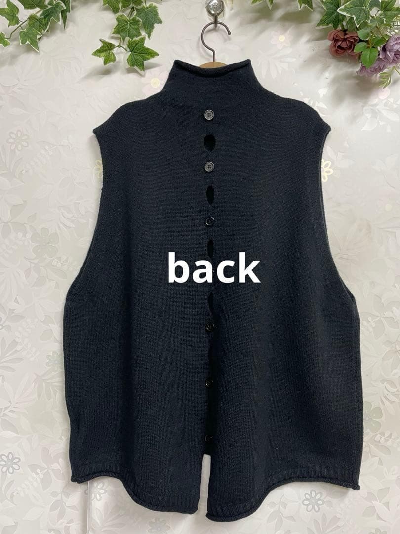 ふーちゃん229新品バックボタンデザインゆったりニットベスト（GY・BK）