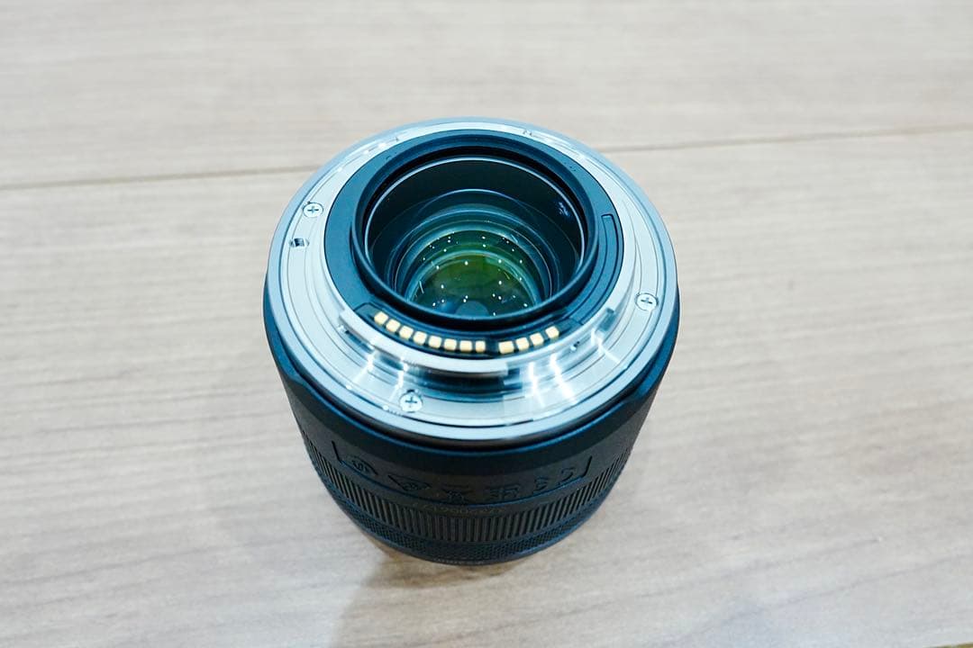 RF35mm F1.8 マクロ IS STM レンズフード・フィルター付き