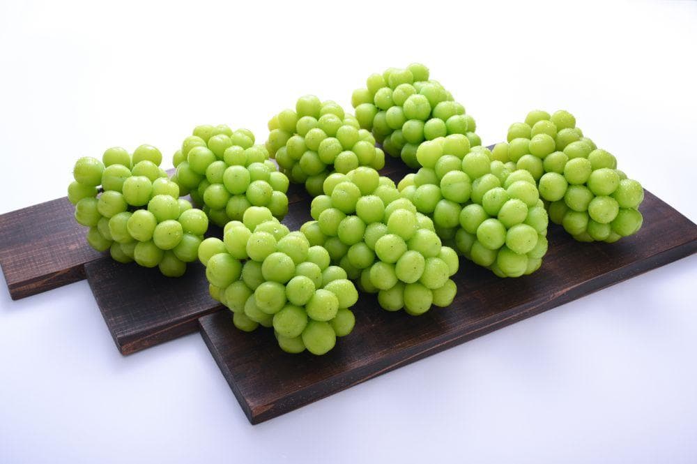 ち*こ様 【岡山県産】 5kg 秀品 高級シャインマスカット 甘～い!大粒 7〜