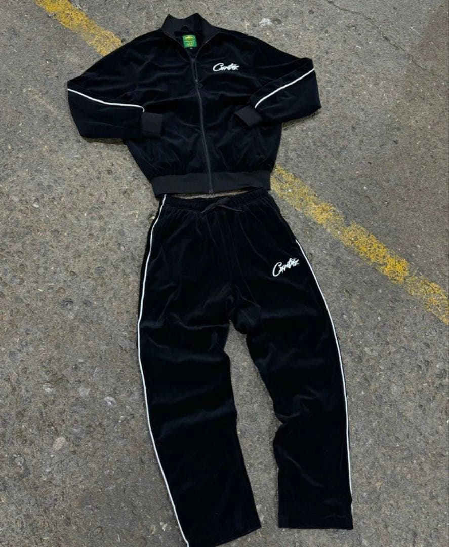 即日発送　corteiz セットアップ　ベロア　ブラック　 Mサイズ