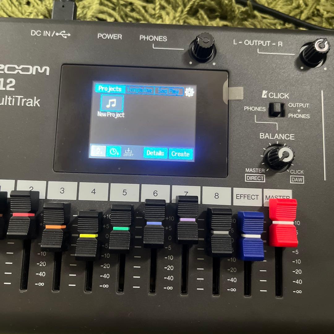 zoom R12 マルチトラックレコーダー