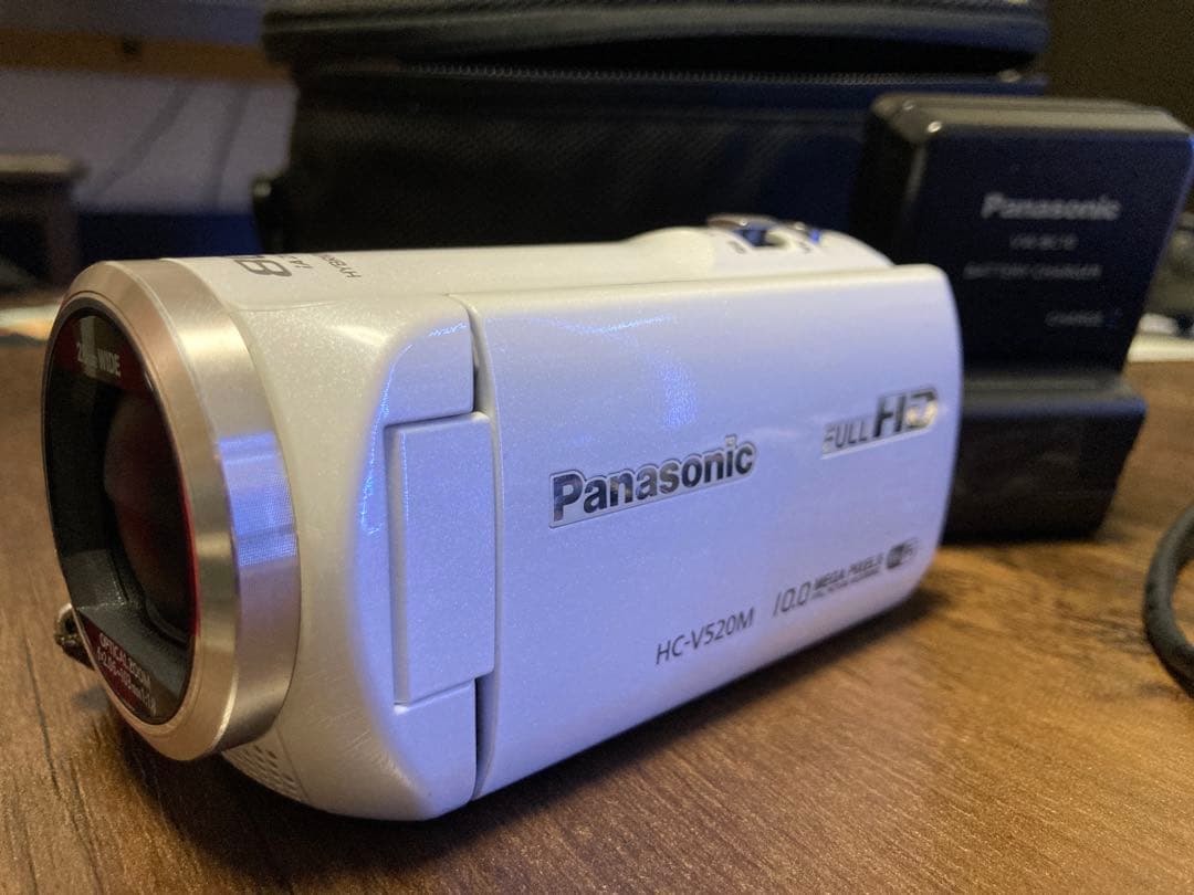Panasonic HC-V520M ビデオカメラ 本体　付属品一式　ケース付き