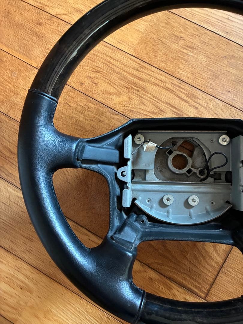 リ*ー様 VOLVO ボルボ　ウッド・レザーコンビハンドル