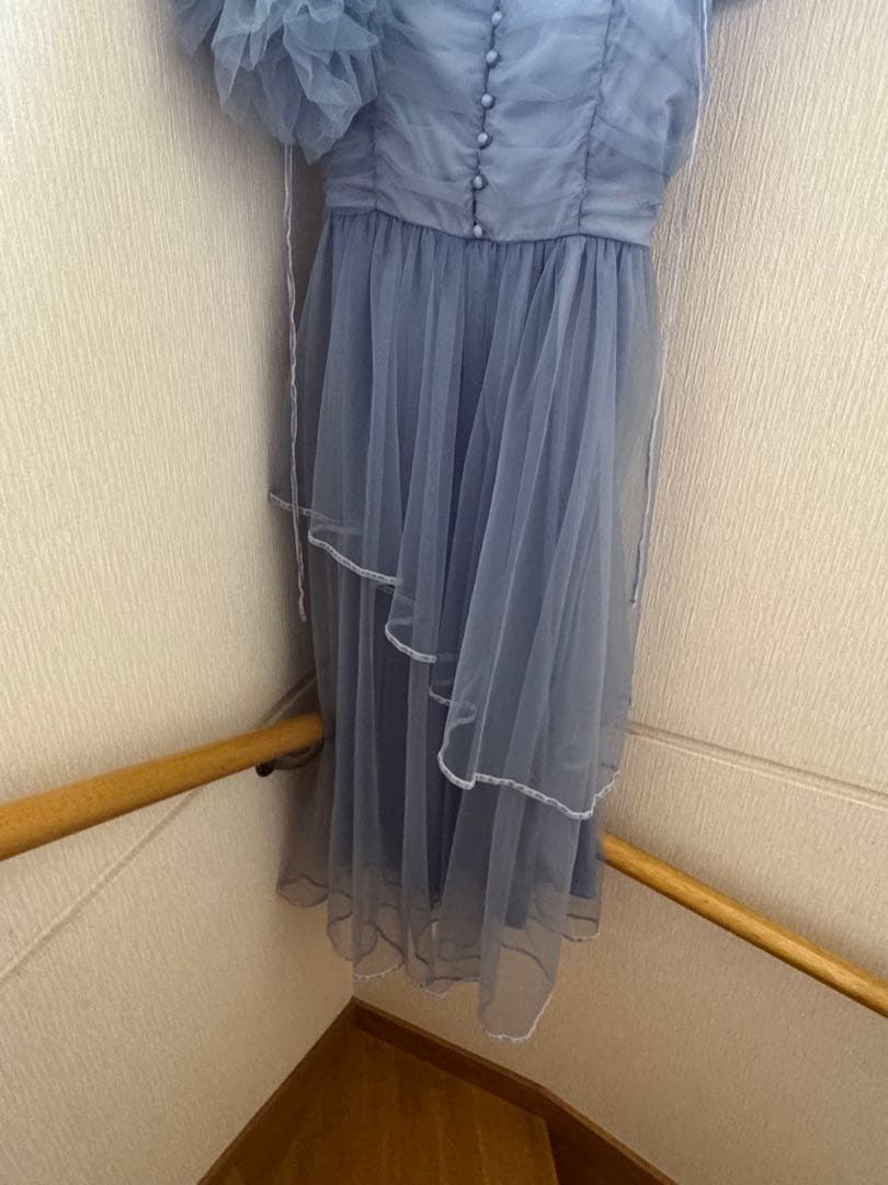 【最終値下げ‼️新品】フリル付きライトブルーチュールドレス