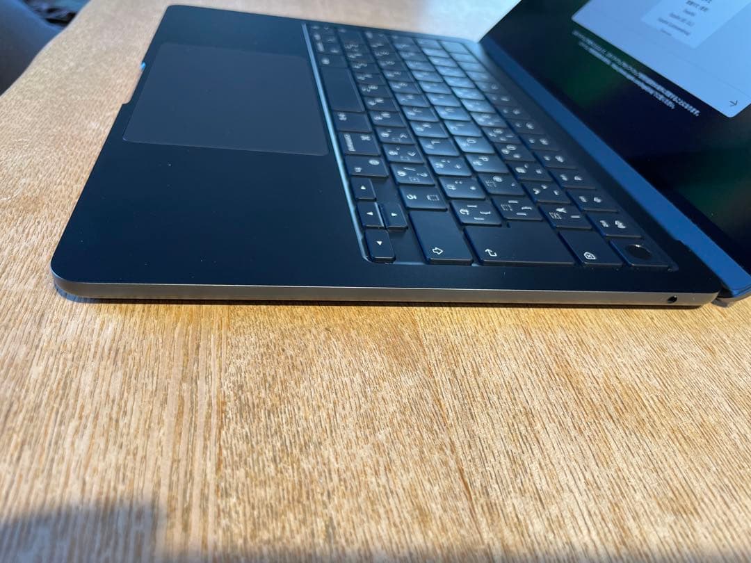 MacBook本体 Apple MacBook Air (M2, 16GB)