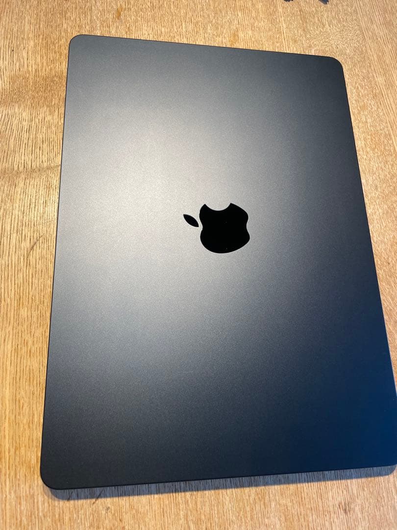 MacBook本体 Apple MacBook Air (M2, 16GB)