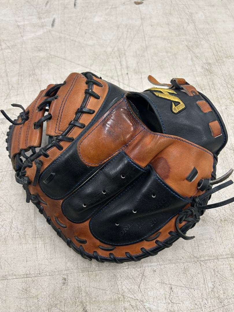 虎さんハタケヤマ　フルオーダーPRO-M8 硬式キャッチャーミット黒/茶