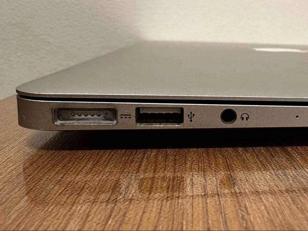 MacBook Air 13 2017 A1466 初期化済