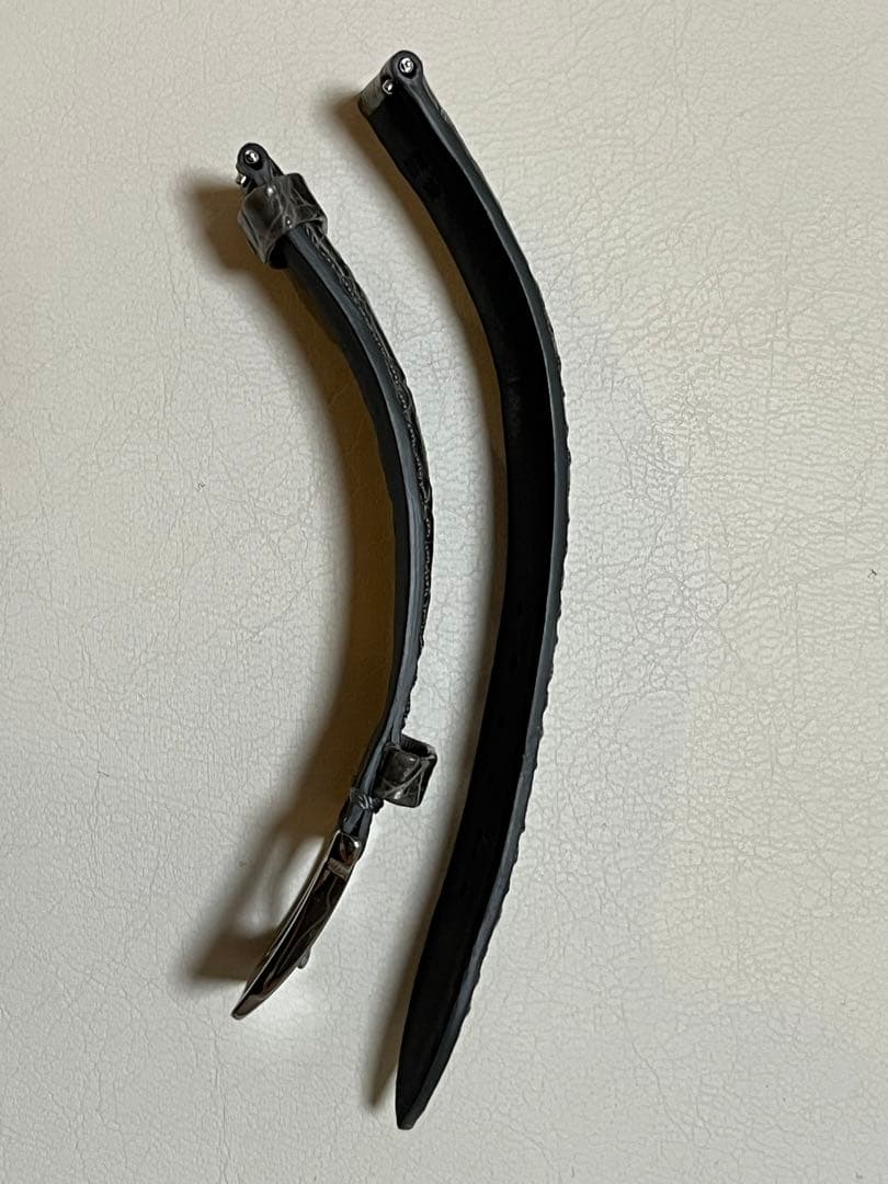 CamilleFournet カイマン シャイニー グレー 20/18