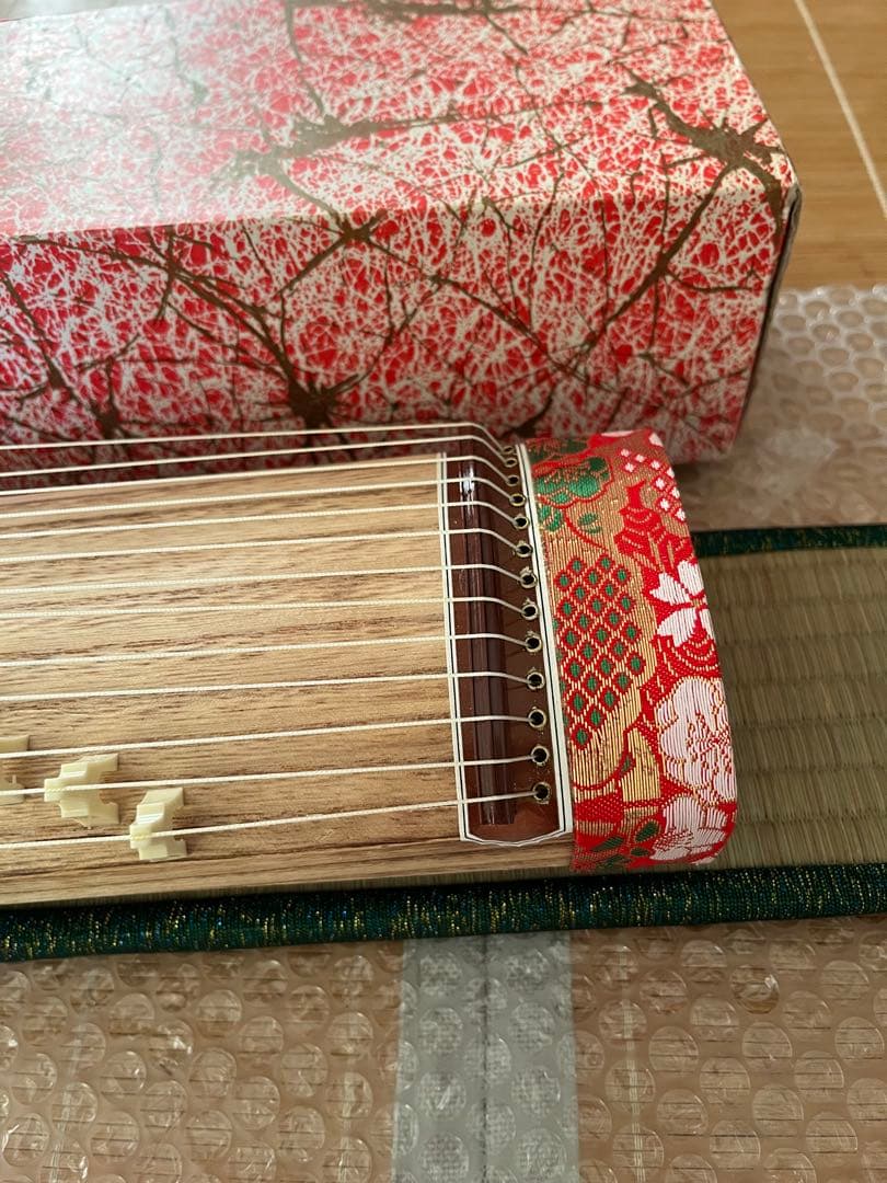 【美品】台座付き ミニ琴 13弦 和楽器 未使用・長期保管 動作確認済み