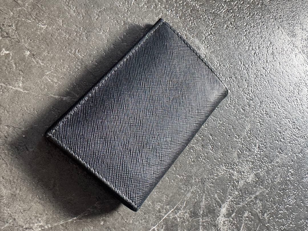 【送料無料】PRADA/プラダ　ブラックレザー名刺入れ