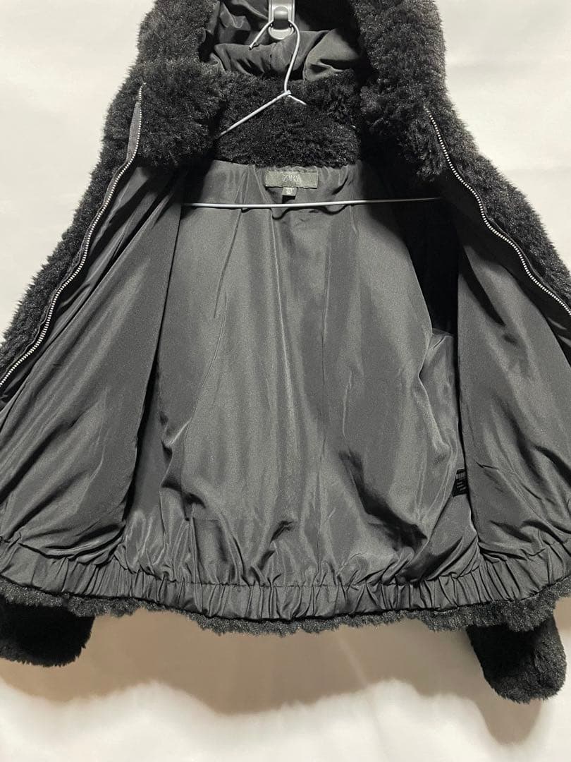 ふわふわ☆ 断熱性☆ 新品 ZARA フード付きエコファージャケット