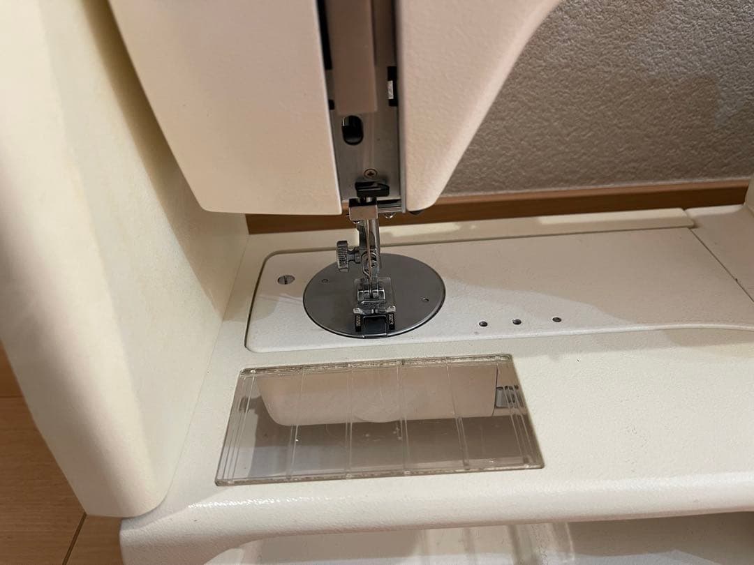 ジャノメ　モデル813 刺繍　ミシン