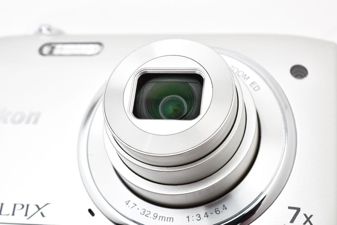 Nikon coolpix S3400 シルバー