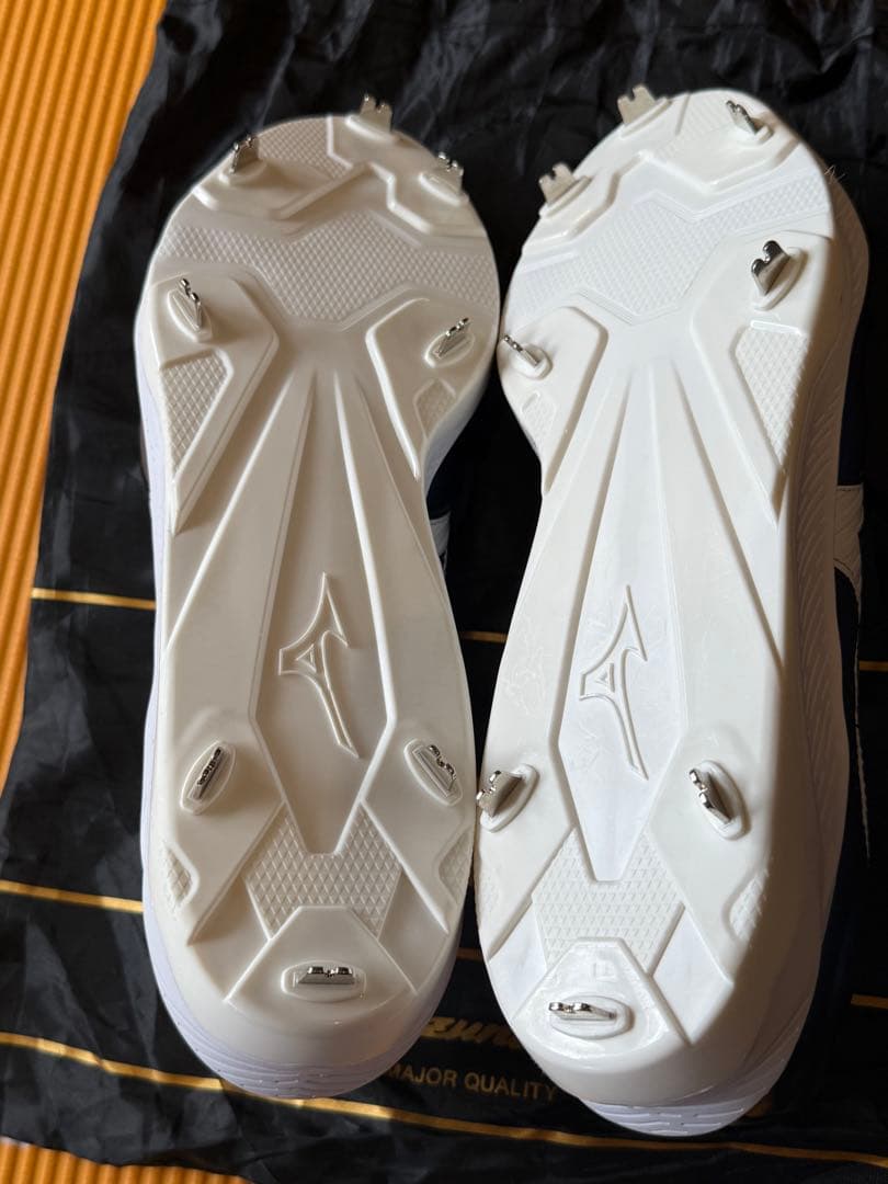 ミズノプロ クッションレボプロ　新品未使用　28.5センチ