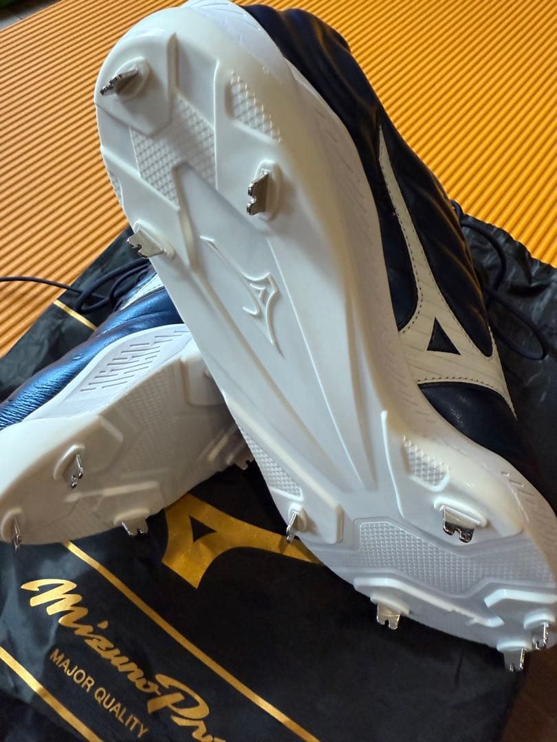 ミズノプロ クッションレボプロ　新品未使用　28.5センチ