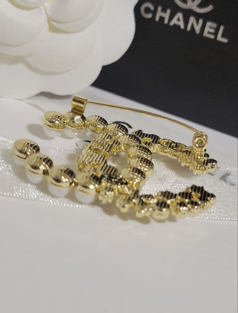 【Rarara様】　シャネル　ブローチ　パール　ゴールド