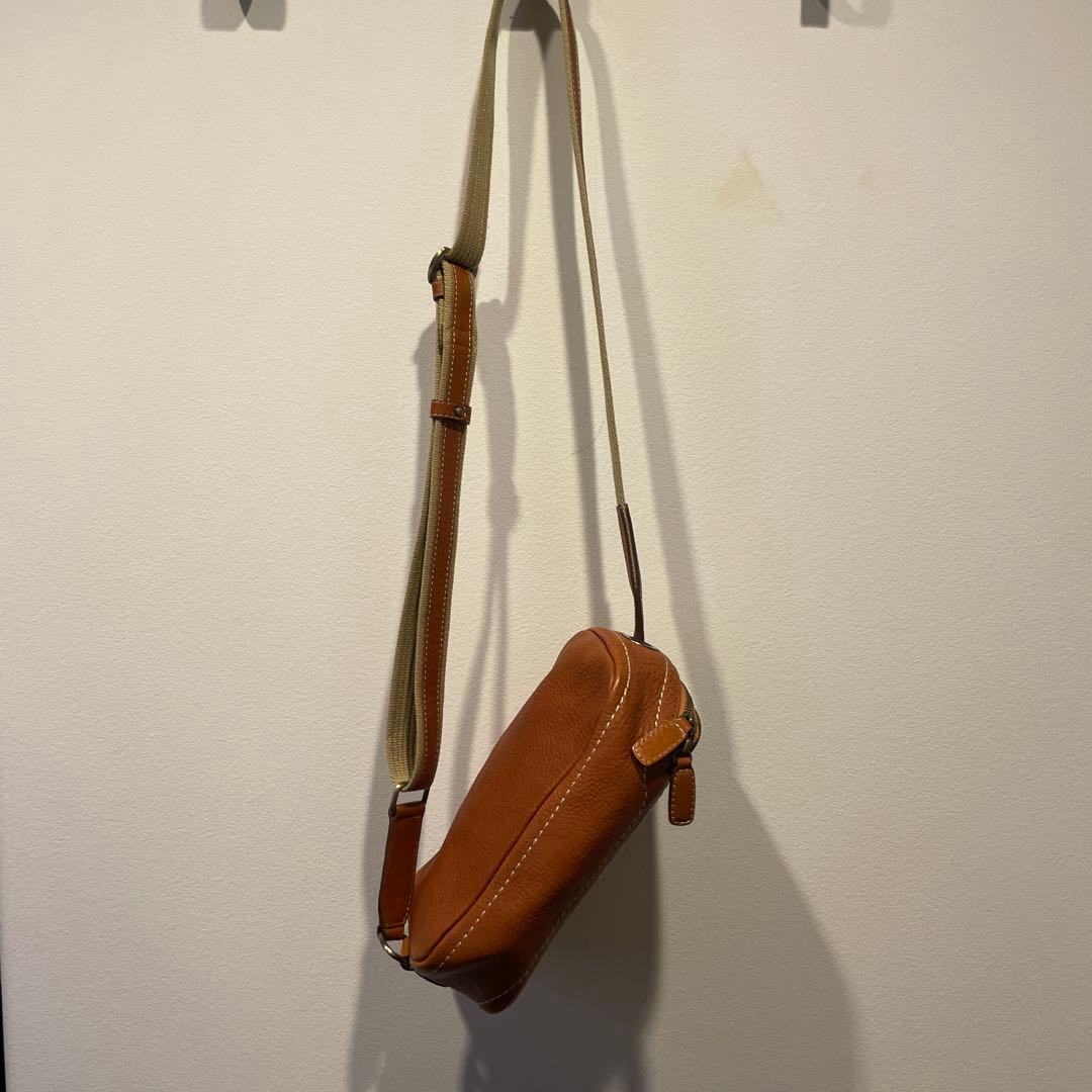 土屋鞄　レザー製コンパクトショルダーバッグ