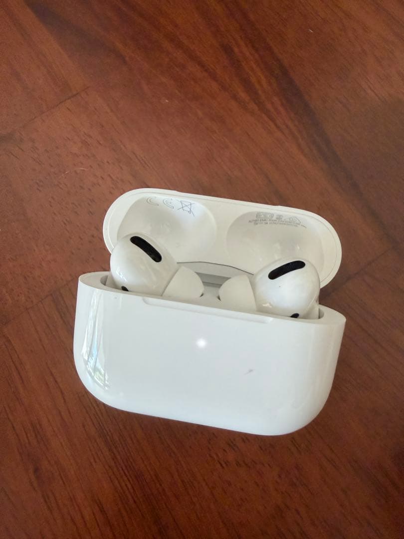 新品未使用⭐︎AirPods Pro 充電ケース付き 第1世代