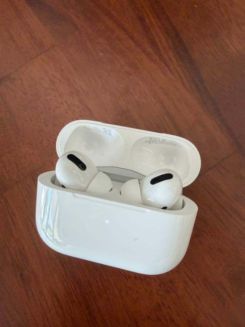 新品未使用⭐︎AirPods Pro 充電ケース付き 第1世代
