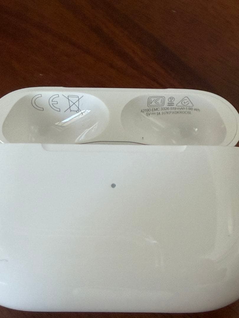 新品未使用⭐︎AirPods Pro 充電ケース付き 第1世代