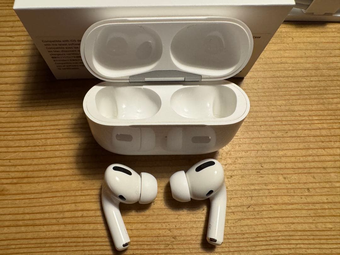 【Apple アップル】AirPods Pro 第1世代 充電ケース付き