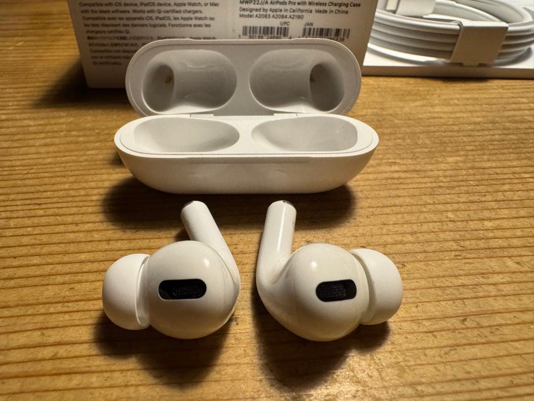 【Apple アップル】AirPods Pro 第1世代 充電ケース付き