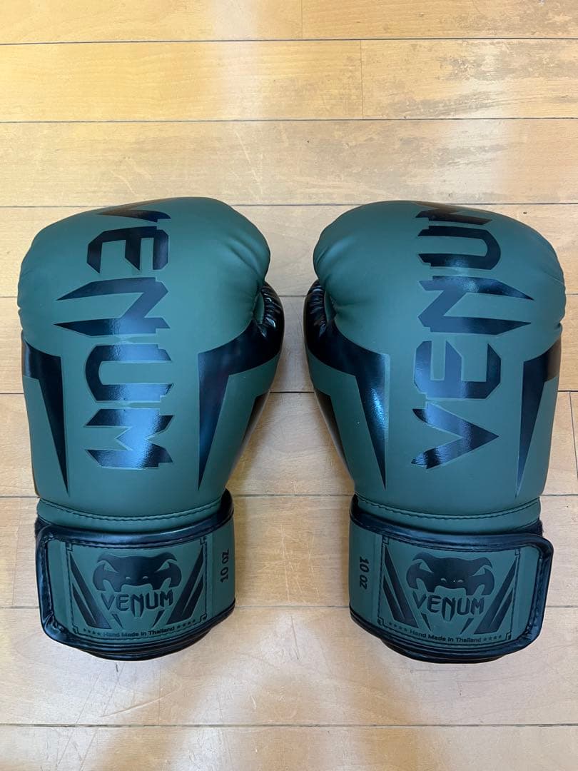 10オンス　VENUM ボクシンググローブ　ELITE カーキブラック