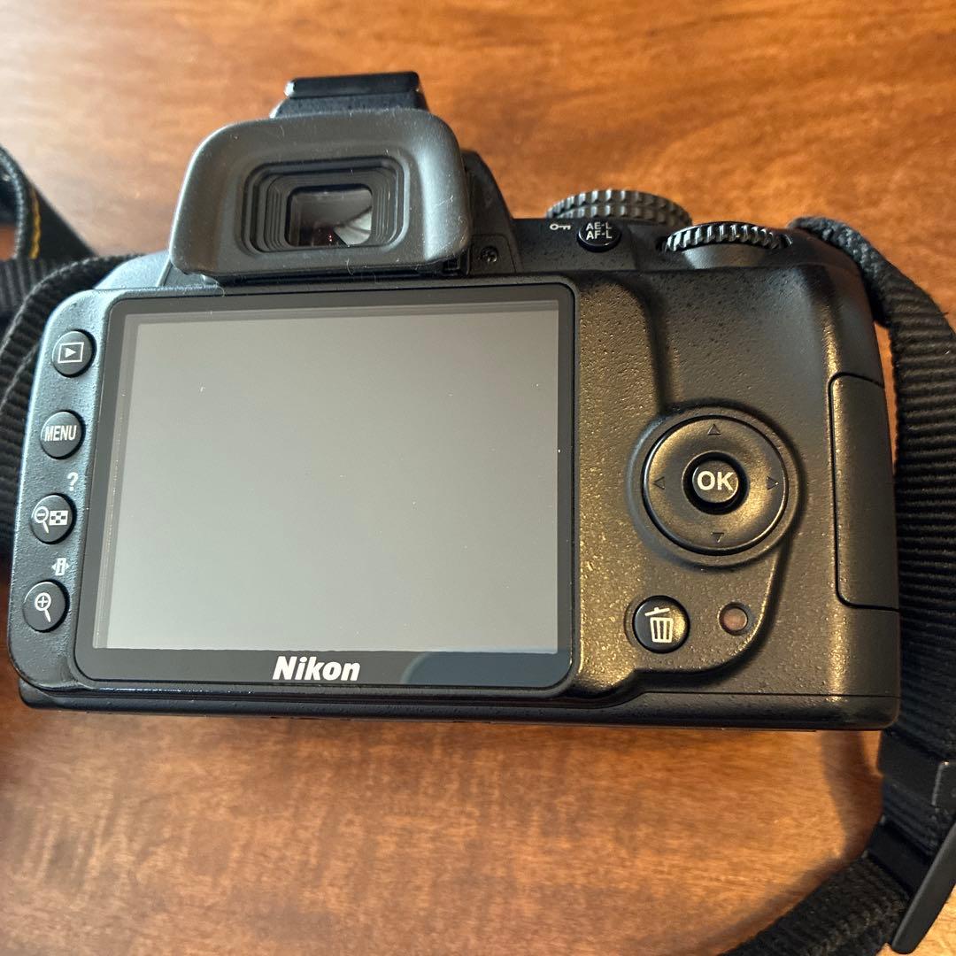 Nikonニコン　D3000 一眼レフカメラ