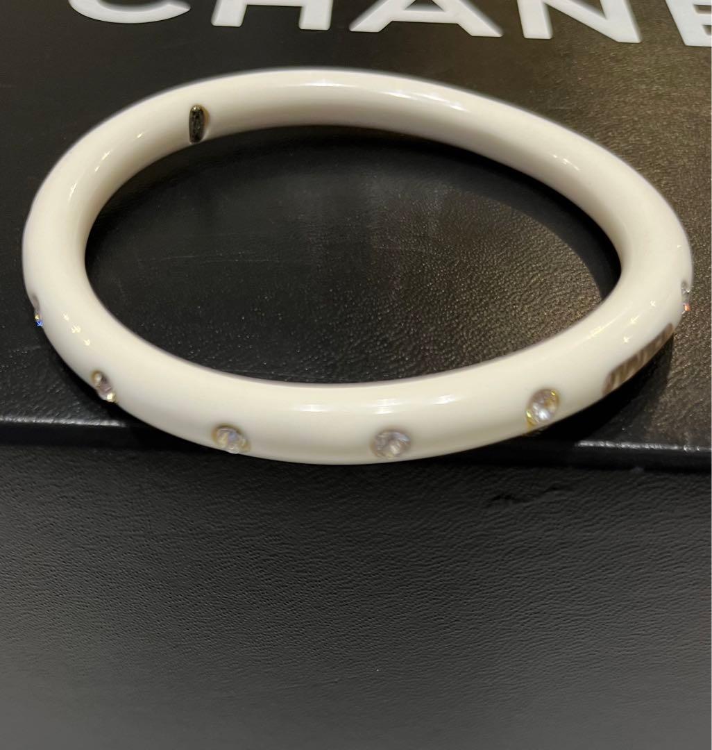 美品☆シャネル☆バングル ロゴ　ブレスレット ココマーク ラインストーン 白