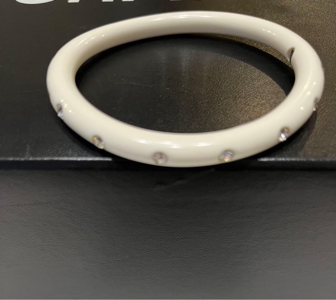 美品☆シャネル☆バングル ロゴ　ブレスレット ココマーク ラインストーン 白