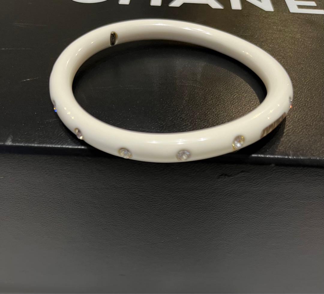 美品☆シャネル☆バングル ロゴ　ブレスレット ココマーク ラインストーン 白